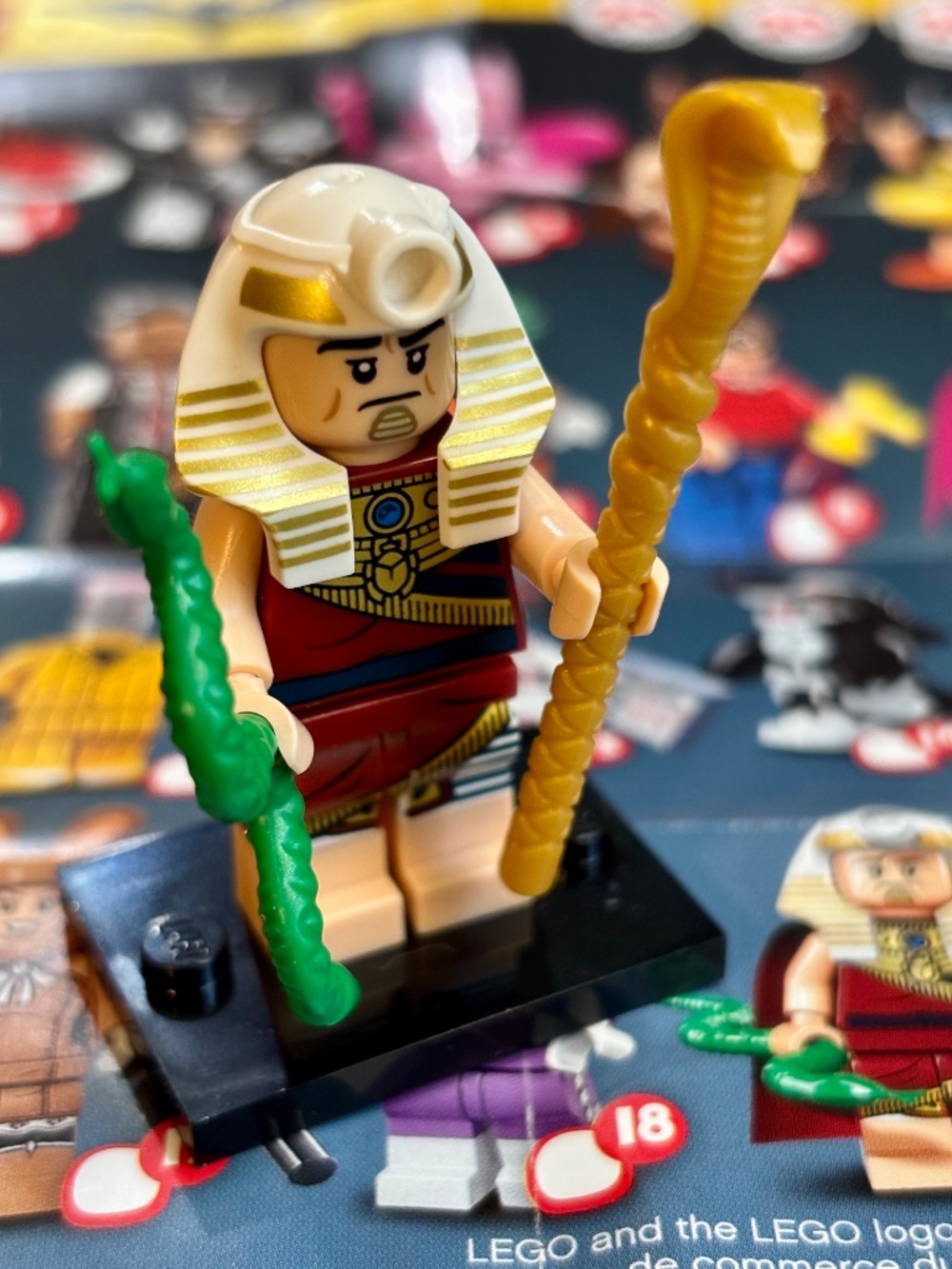 The LEGO Batman Movie "King Tut, Series 1 coltlbm19 with Stand, Accessories & Pa